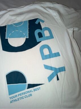 Abercrombie & Fitch Youth 9/10 White Crew Neck Graphic Tee. 0014